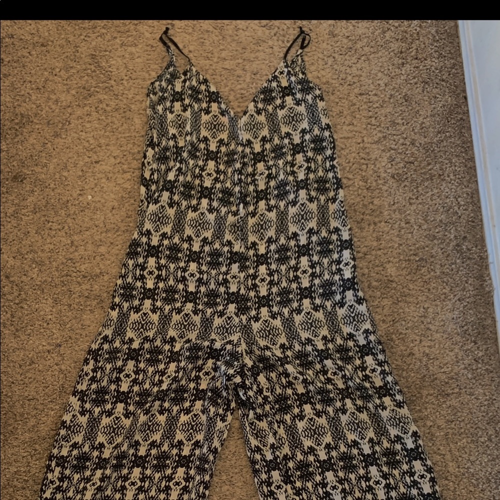 A jumpsuit size small from zara